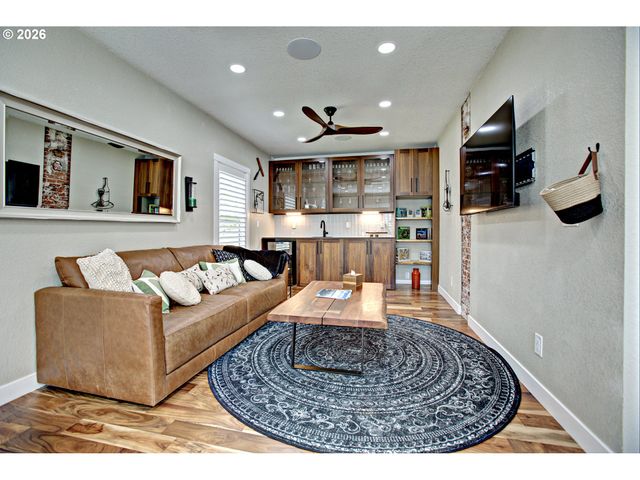 500 W MCLOUGHLIN Blvd, Vancouver, WA 98660