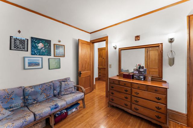 2017 Laurel Avenue, Saint Paul, MN 55104