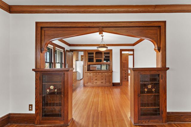 2017 Laurel Avenue, Saint Paul, MN 55104