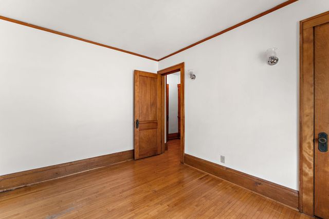 2017 Laurel Avenue, Saint Paul, MN 55104
