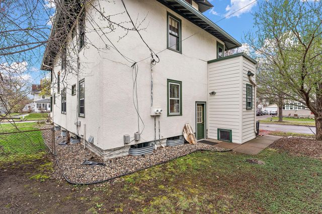 2017 Laurel Avenue, Saint Paul, MN 55104