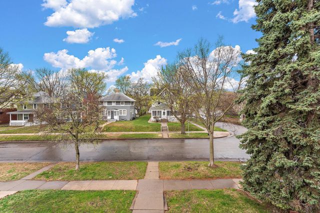 2017 Laurel Avenue, Saint Paul, MN 55104