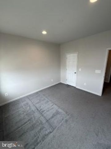 240 PARKLAND DR, Stephenson, VA 22656