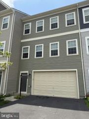 240 PARKLAND DR, Stephenson, VA 22656