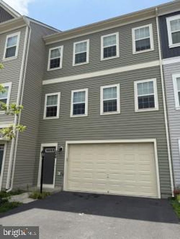 240 PARKLAND DR, Stephenson, VA 22656