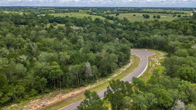 2-27 Millwood Trail, Brenham, TX 77833
