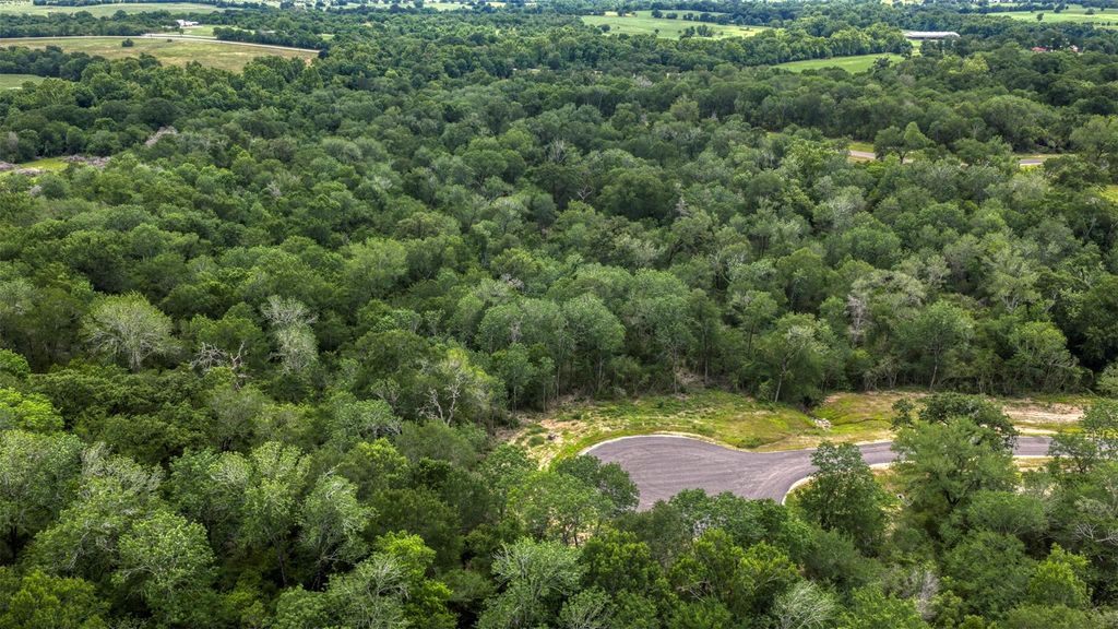 2-27 Millwood Trail, Brenham, TX 77833