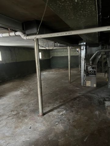 8751 S Blackstone Avenue, Chicago, IL 60619