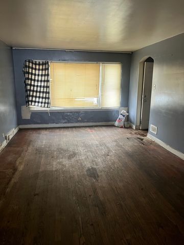 8751 S Blackstone Avenue, Chicago, IL 60619