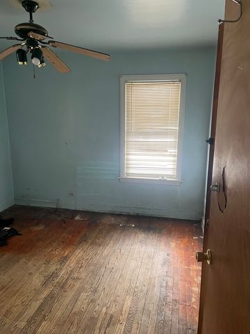 8751 S Blackstone Avenue, Chicago, IL 60619