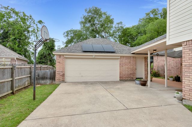 8525 Castle Creek Road, North Richland Hills, TX 76182