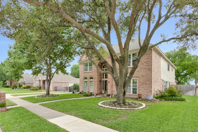 8525 Castle Creek Road, North Richland Hills, TX 76182