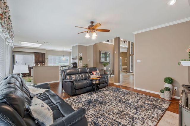 8525 Castle Creek Road, North Richland Hills, TX 76182