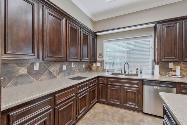 8525 Castle Creek Road, North Richland Hills, TX 76182