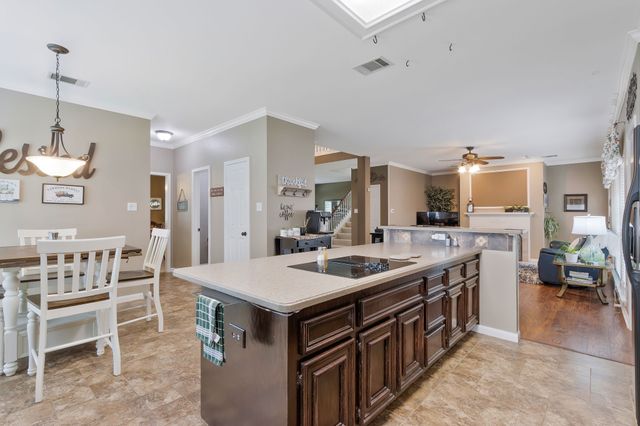 8525 Castle Creek Road, North Richland Hills, TX 76182