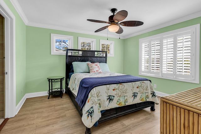 664 S Dogwood Dr., Garden City Beach, SC 29576