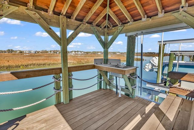 664 S Dogwood Dr., Garden City Beach, SC 29576