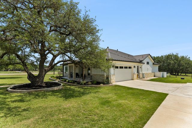 111 Craigen RD, Liberty Hill, TX 78642