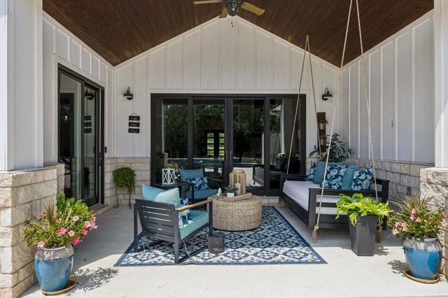 111 Craigen RD, Liberty Hill, TX 78642