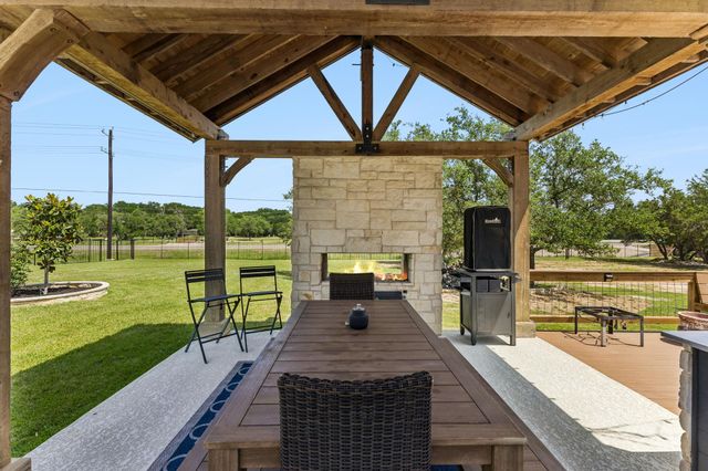 111 Craigen RD, Liberty Hill, TX 78642