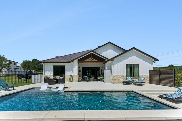 111 Craigen RD, Liberty Hill, TX 78642