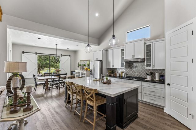 111 Craigen RD, Liberty Hill, TX 78642