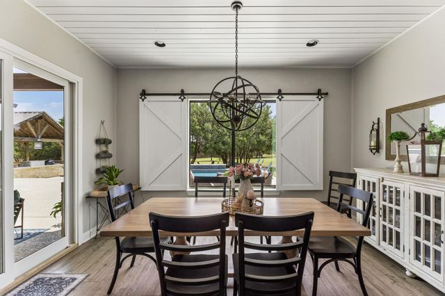 111 Craigen RD, Liberty Hill, TX 78642
