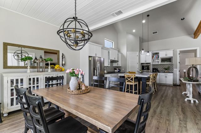 111 Craigen RD, Liberty Hill, TX 78642