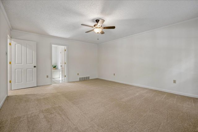 8670 RIVERWOOD FARMS PKY, Memphis, TN 38016