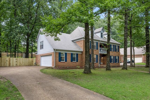 8670 RIVERWOOD FARMS PKY, Memphis, TN 38016