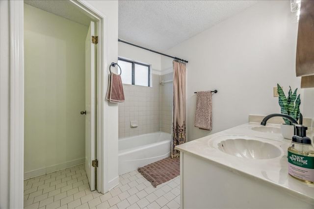 8670 RIVERWOOD FARMS PKY, Memphis, TN 38016