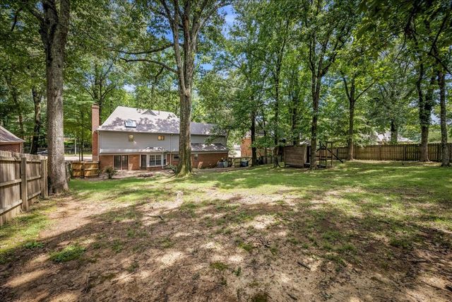 8670 RIVERWOOD FARMS PKY, Memphis, TN 38016