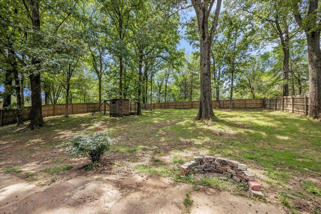 8670 RIVERWOOD FARMS PKY, Memphis, TN 38016