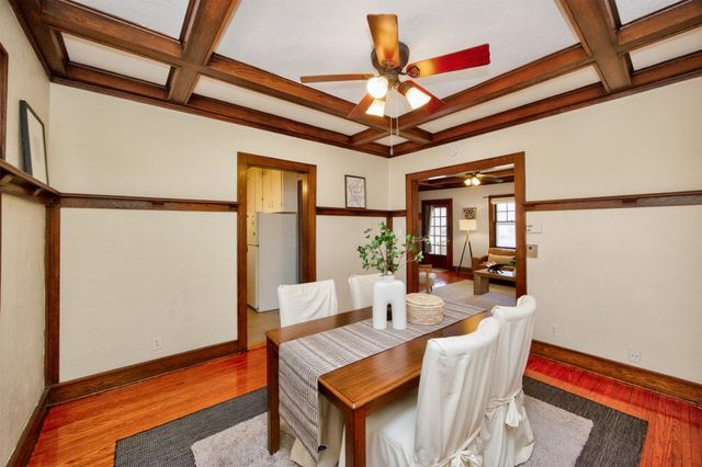 913 Clinton Avenue, Des Moines, IA 50313