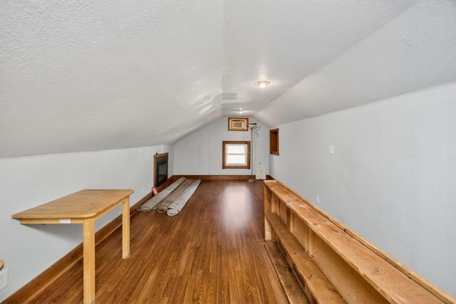 913 Clinton Avenue, Des Moines, IA 50313