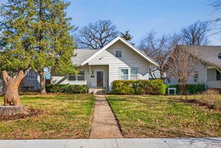 913 Clinton Avenue, Des Moines, IA 50313
