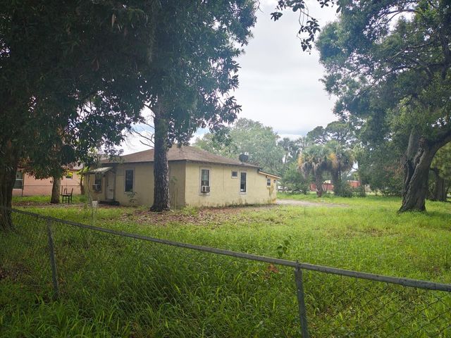315 N 24th Street, Fort Pierce, FL 34950