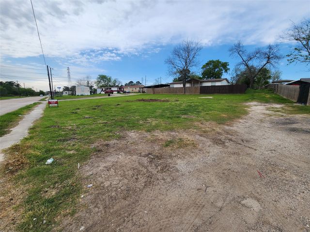 1008 W Main Street, Baytown, TX 77520