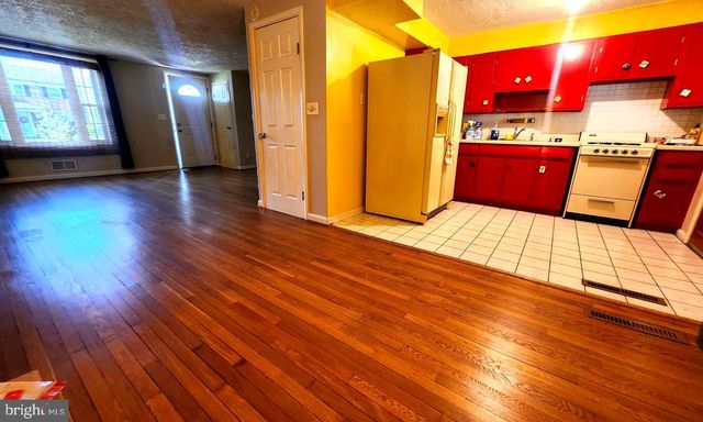 7393 EDSWORTH RD, Baltimore, MD 21222