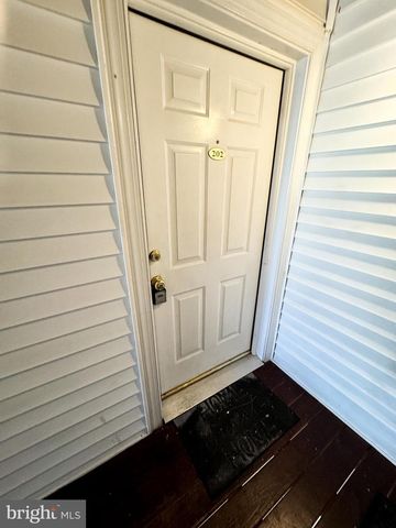 6500 LAKE PARK DR, Greenbelt, MD 20770