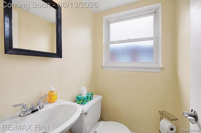 13455 Darryl Drive, Warren, MI 48088