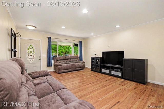 13455 Darryl Drive, Warren, MI 48088
