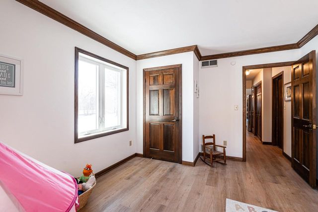 6331 Parkview ROAD, Greendale, WI 53129