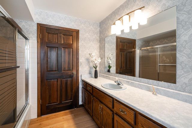 6331 Parkview ROAD, Greendale, WI 53129