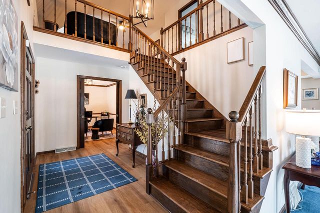 6331 Parkview ROAD, Greendale, WI 53129
