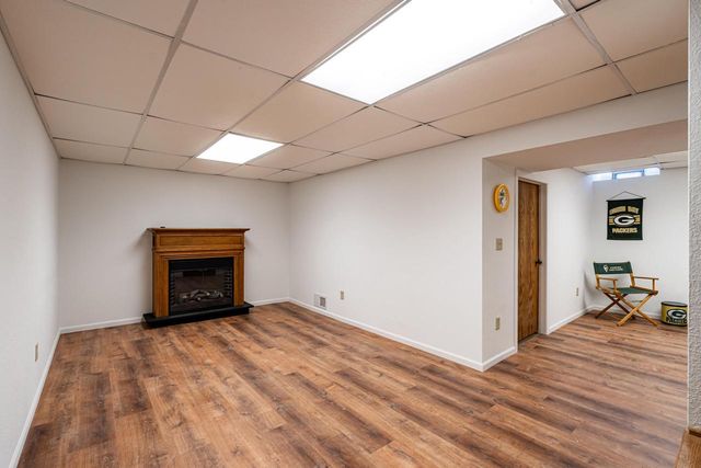 6331 Parkview ROAD, Greendale, WI 53129