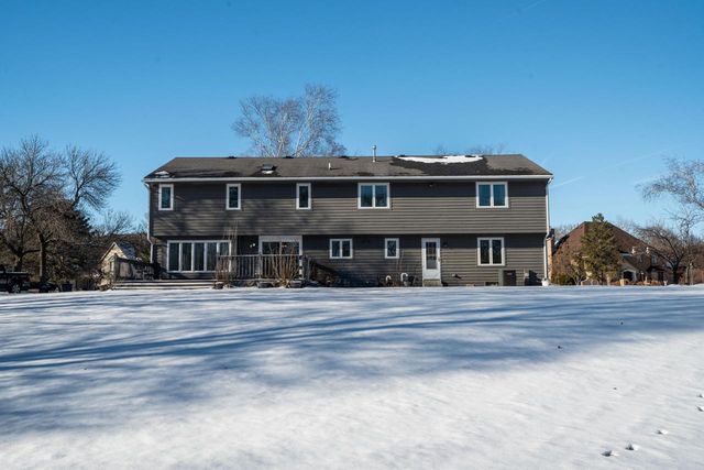 6331 Parkview ROAD, Greendale, WI 53129