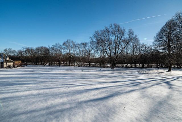 6331 Parkview ROAD, Greendale, WI 53129