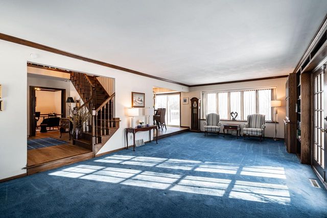 6331 Parkview ROAD, Greendale, WI 53129