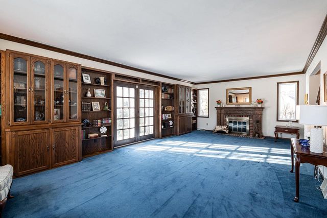6331 Parkview ROAD, Greendale, WI 53129